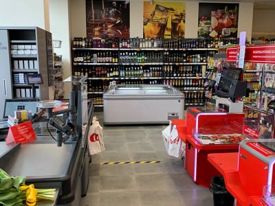 VVN-teamet utførte levering av handelsutstyr og monteringsarbeid i den nye butikken til butikkjeden "TOP" i Riga.9